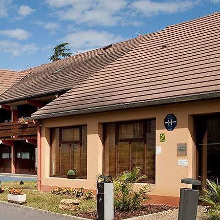Campanile Hotel Mayenne Buitenkant foto