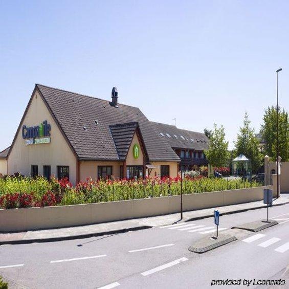 Campanile Hotel Mayenne Buitenkant foto